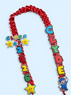 Super Mario grad lei