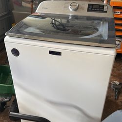 Maytag washer lightly used