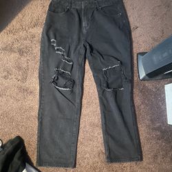 SHEIN Black Ripped Jeans