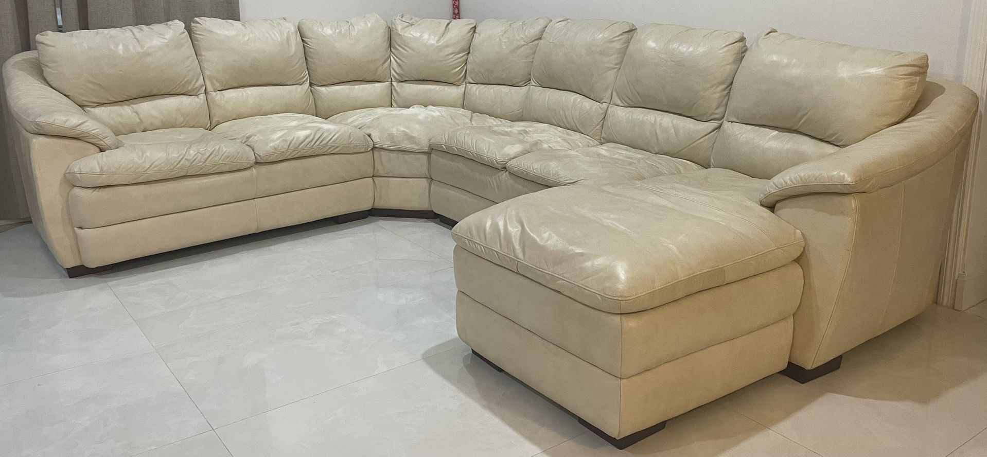 Sectional Sofa Set.