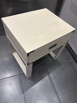 Bed side table