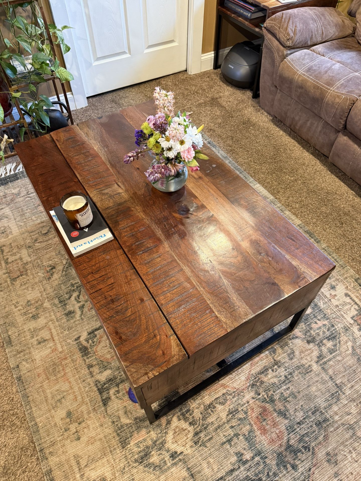 Hirvanton Signature Design 3 Piece Table Set