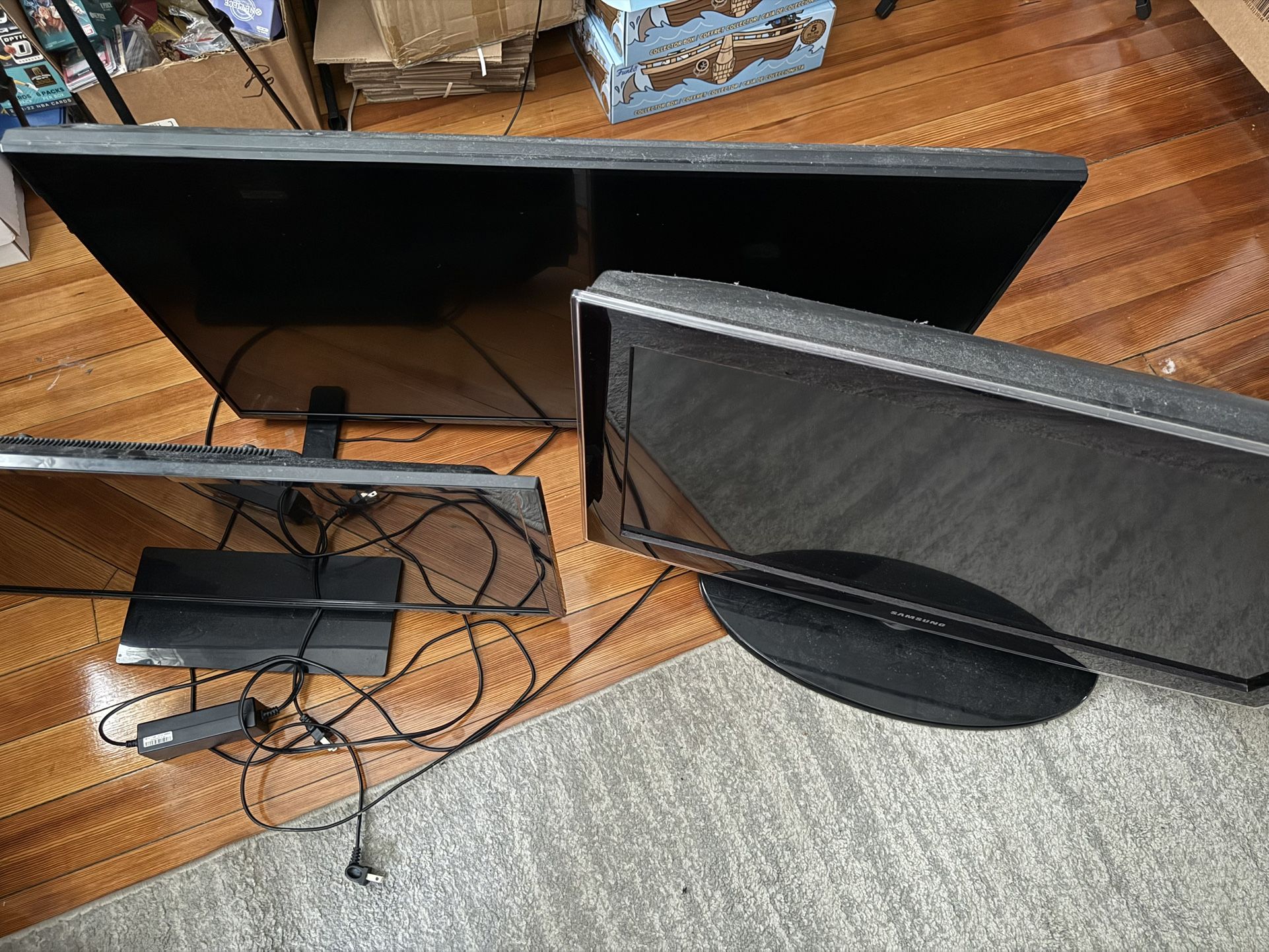3x TVs For Sale 1x Samsung And 2x Insignia