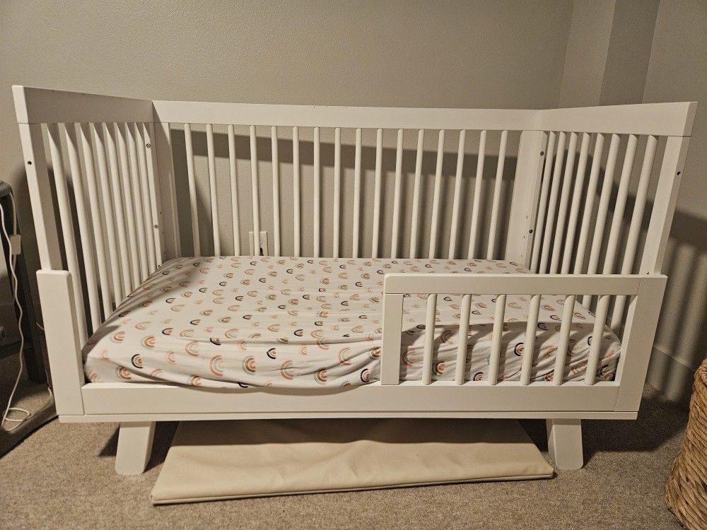 Babyletto Hudson 3-in-1 Convertible Baby Crib with Toddler Bed & Daybed
