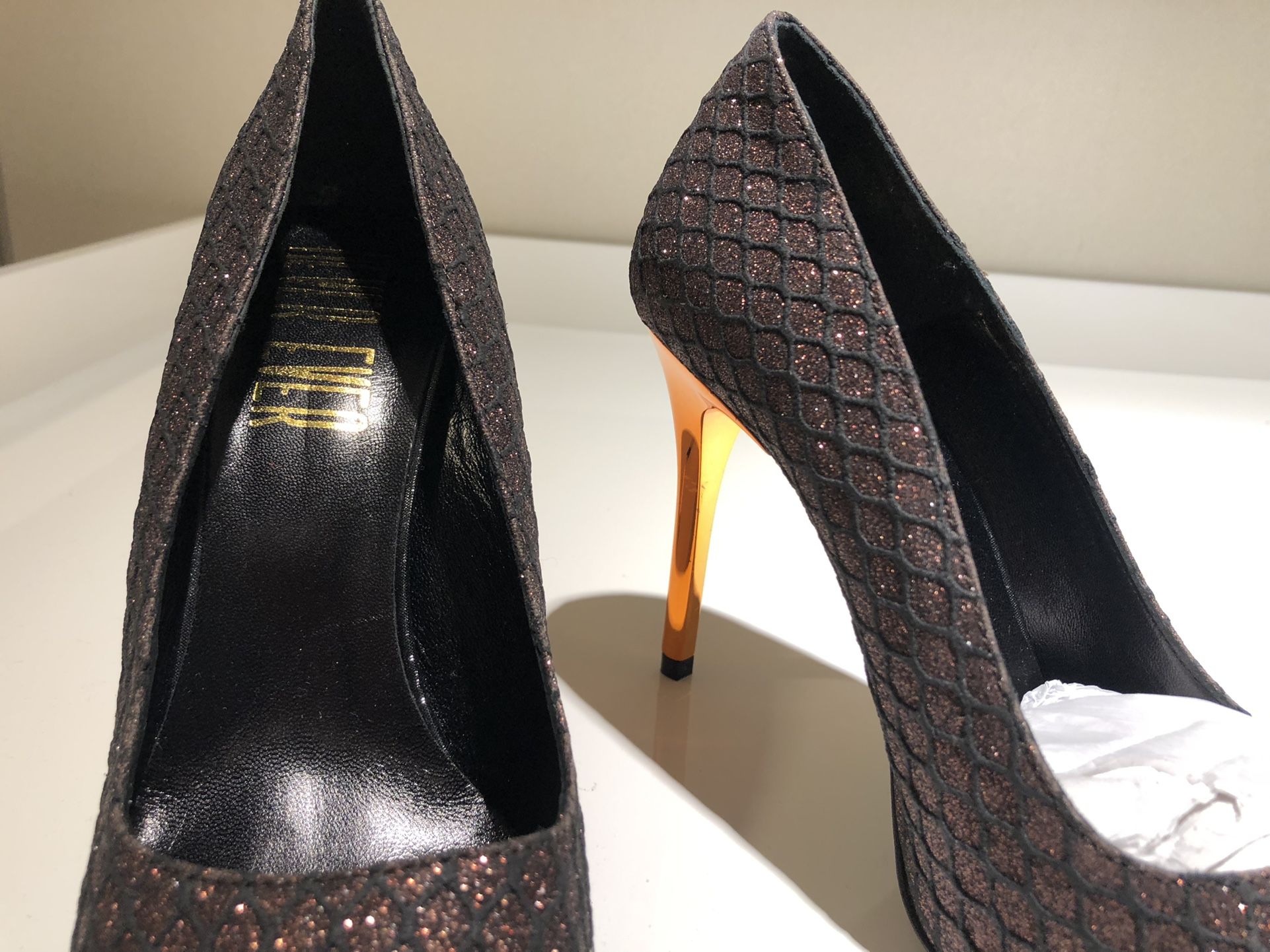 Ladies Designer Shoes (pumps)