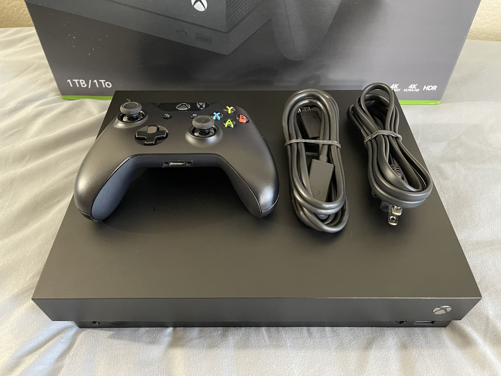 Brand New Microsoft - White Xbox One S 1TB Roblox Console Bundle for Sale  in Hayward, CA - OfferUp
