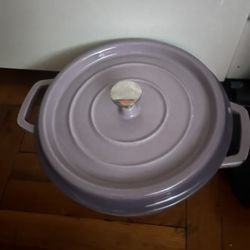 4.2 Quart Cast Iron Dutch Oven with Lid - Enameled Non-Stick Interior, Oven Safe to 500°F, Multi-Stovetop Compatible – Violet