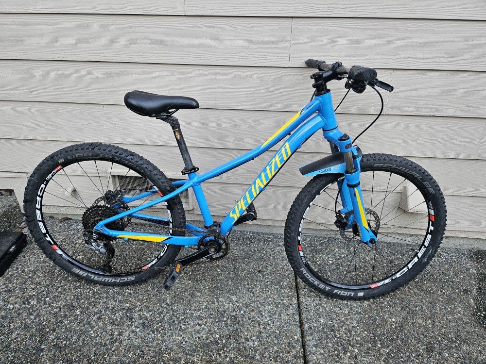 Specialized Riprock Comp 24" Bike with light Wheelset