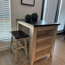 Kitchen pub table