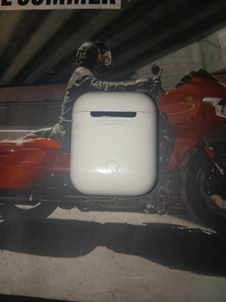 Apple Airpods Like New $70 Obo 