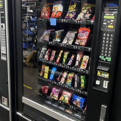 SNACK VENDING MACHINE