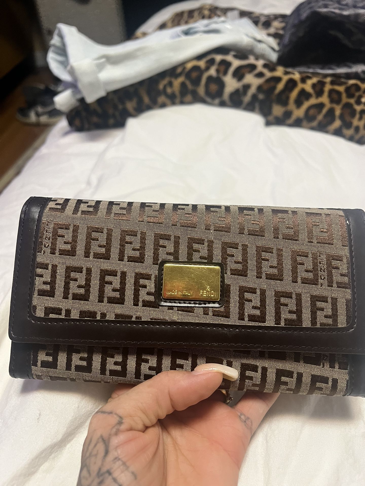 Fendi wallet 