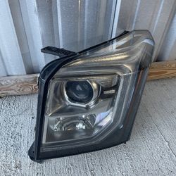 2015 UP 2020 GMC YUKON HEADLIGHT 
