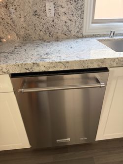 KitchenAid 24" Dishwasher – Third Rack, 44 dBA Quiet, Stainless (KDTM404ESS)