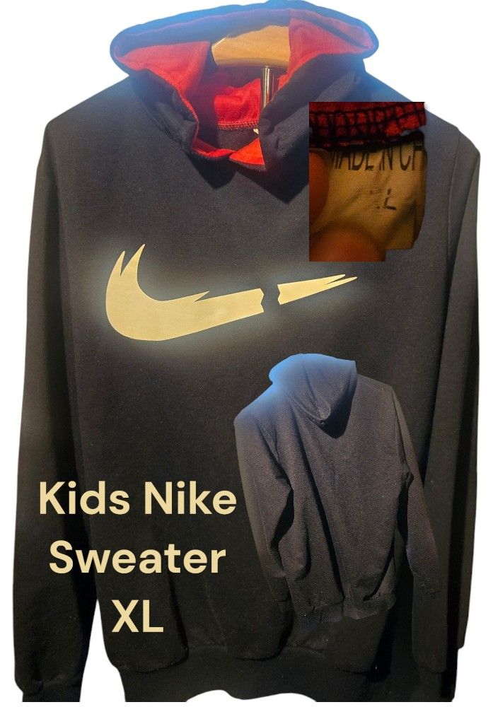 Nike Kids Black and Gold Hoodie