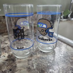 VTG 80's Seattle Seahawks Mobil Clear Glass Tumblers