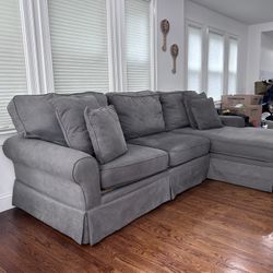 Sectional sofa with Chaise. Gray. Good Condition. 