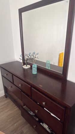 Free dresser