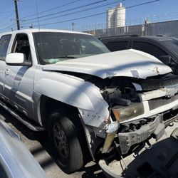 2002 Chevy avalanche Sold As Is- 