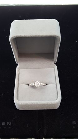 WOMANS FASHIONN RING