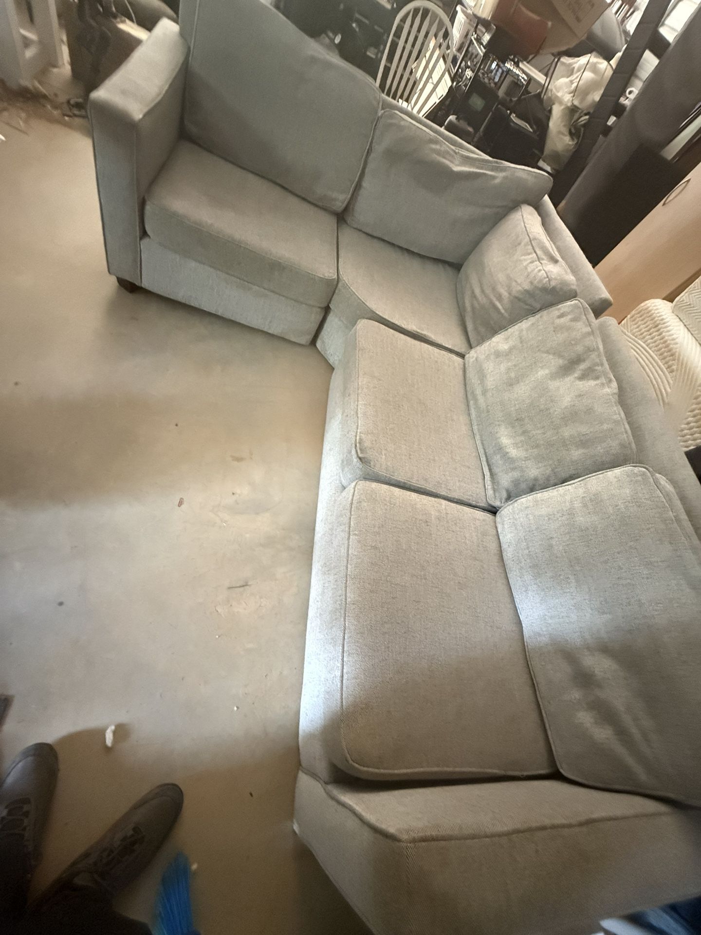 Sectional Sofa 75$