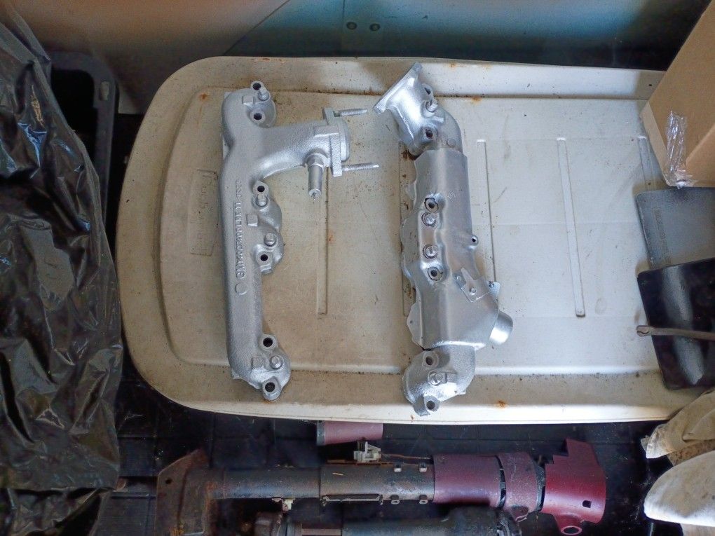 78 -87 Exhaust Manifolds Elcamino 305 350 Nice