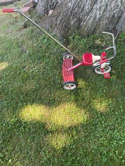 Kids tricycle