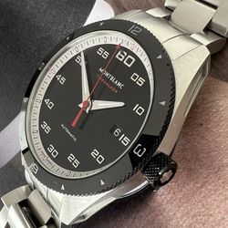 Automatic Montblanc, TimeWalker, stainless steel 43mm case, with a uni-directional rotating bezel, scratch resistant sapphire crystal. Mint condition.