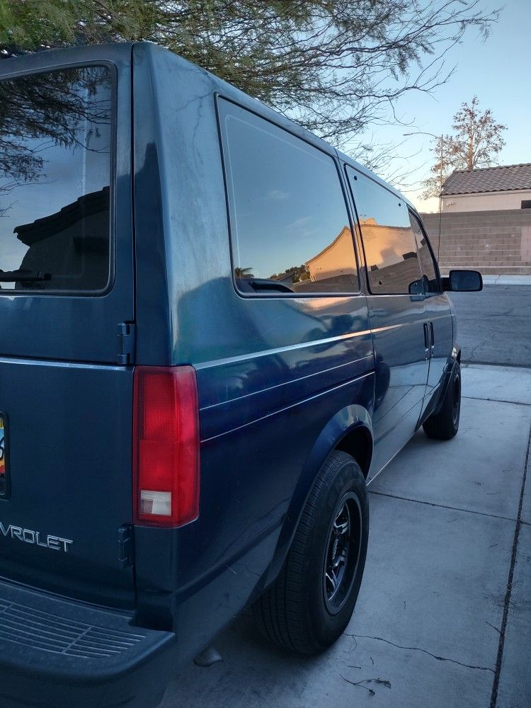 1998 Chevrolet Astro Van