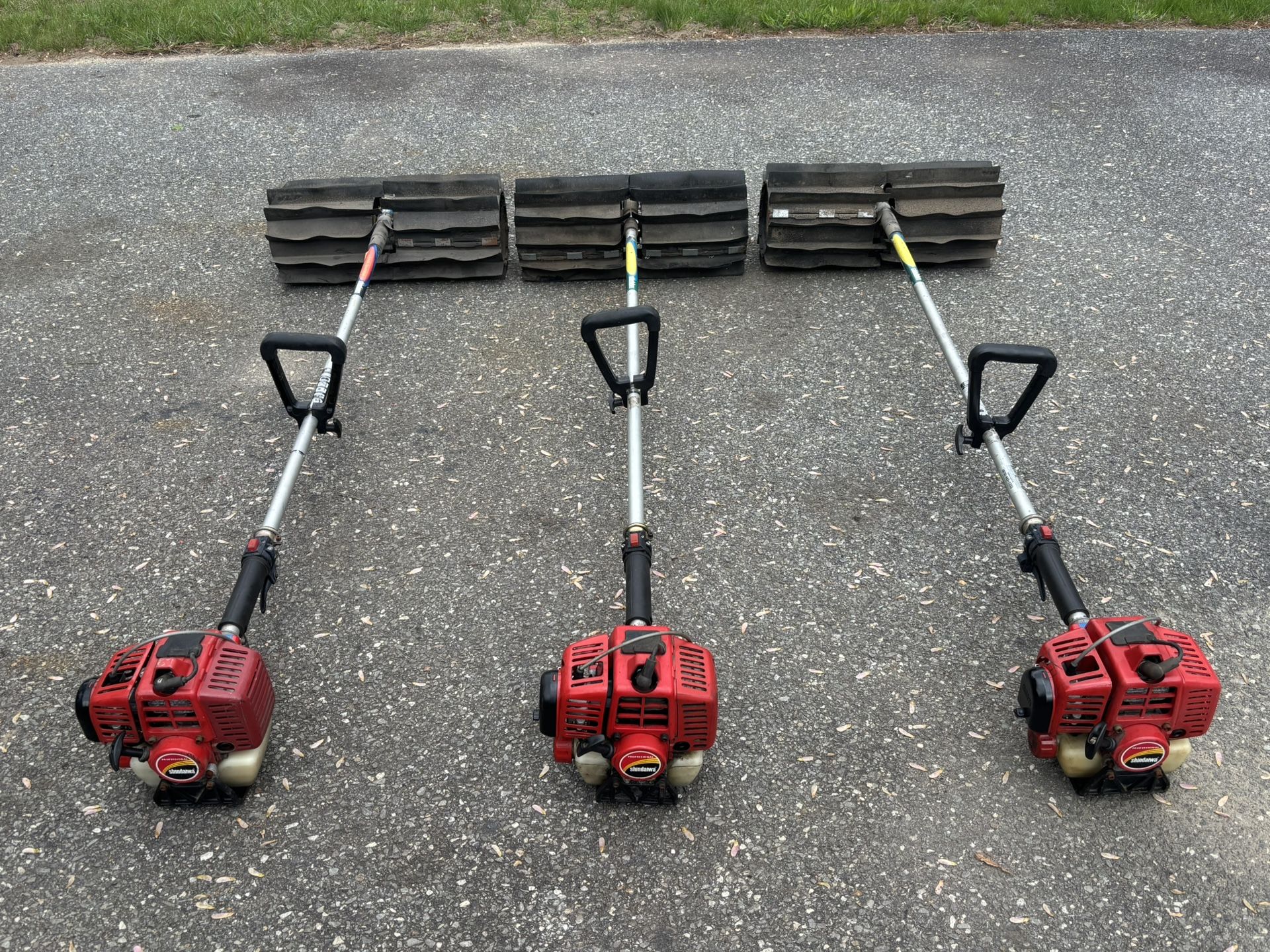 Shindaiwa PB270 power broom / sweeper in working condition. 