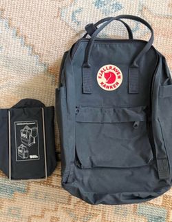 Fjällräven Kånken Backpack + Bottle Pocket Bundle – Black