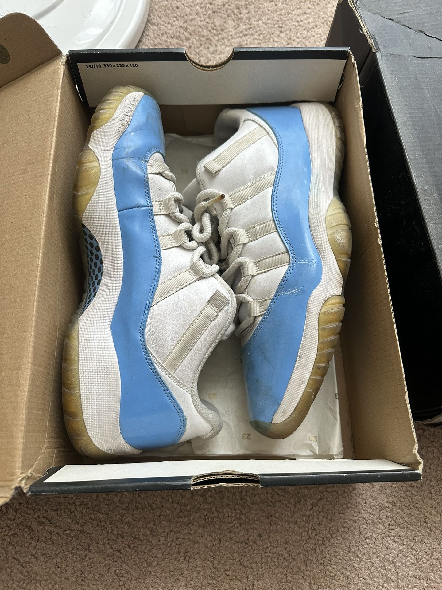 Jordan 11 Retro Low University Blue