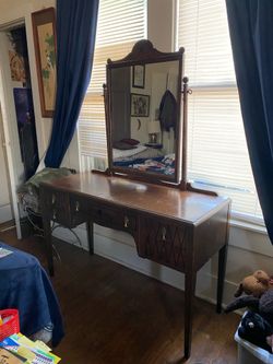 Antique vanity (read description!)