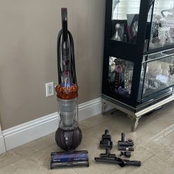 Dyson Ball Animal 3 Extra Upright Vacuum Cleaner (LIKE NEW CONDITION) PickUp Available Today