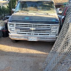 1985.  Chevy. Van.   Auto. 350. Engine