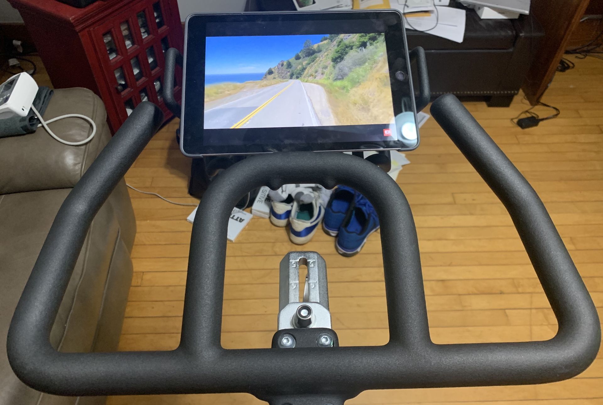 Sole SB 700 Spin Bike Fitness with iPad mini and ⌚️