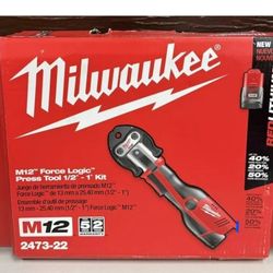 Milwaukee M12  Force Logic Press Tool 1/ 2 -1" KIT