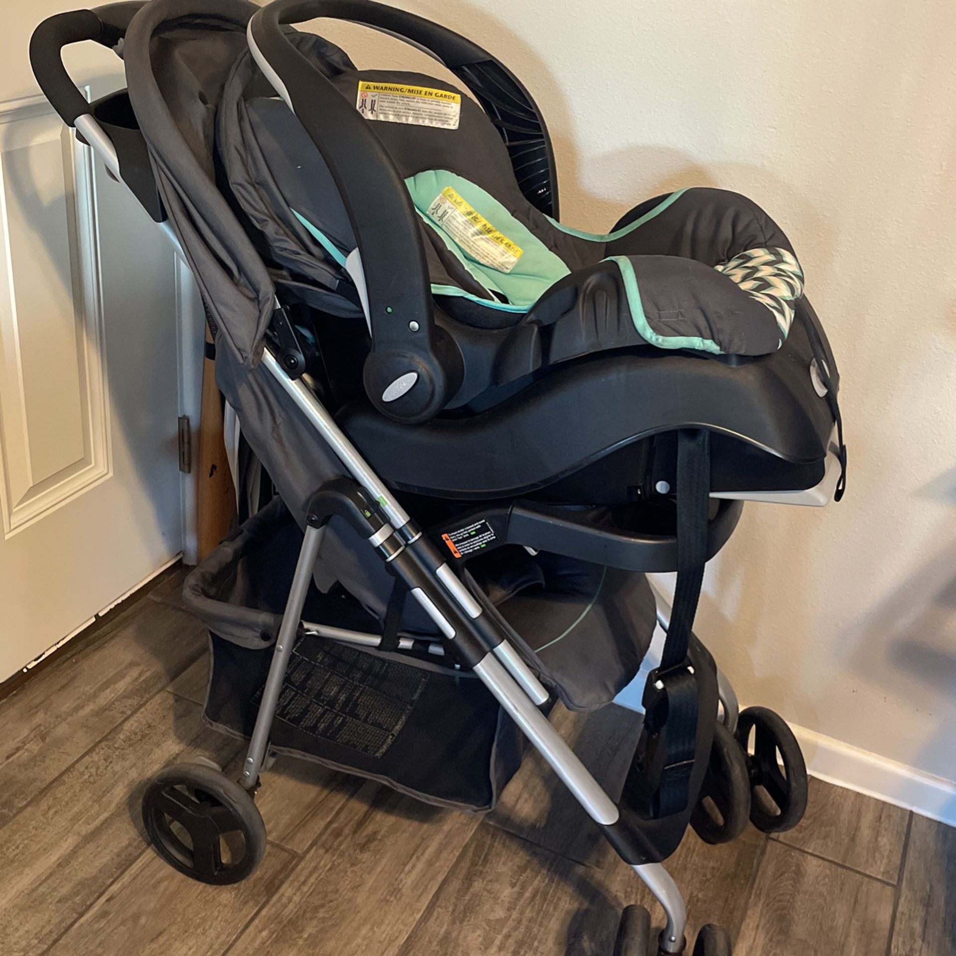 Baby Stroller / Car Seat Combo 