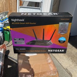 Nighthawk Router