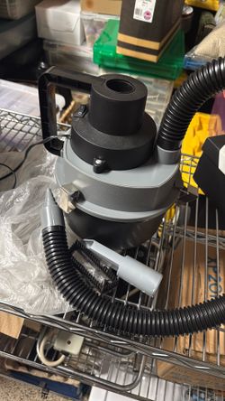 Car plug vacuum