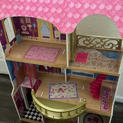 Girls’ Doll house 