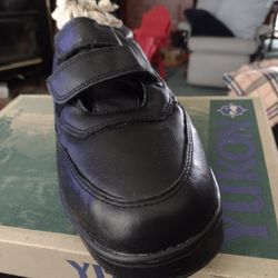 Sale Vintage Yukon Sunset Leather Black Men's Shoes. Size 11.   Has Been In Protective Storage.  New  Cash Porch Pickup Redmond 