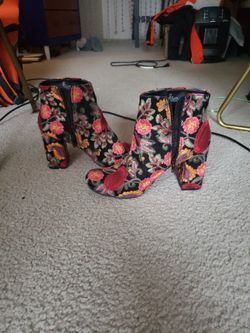 Mia embroidered boots