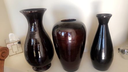 3 decorative vases