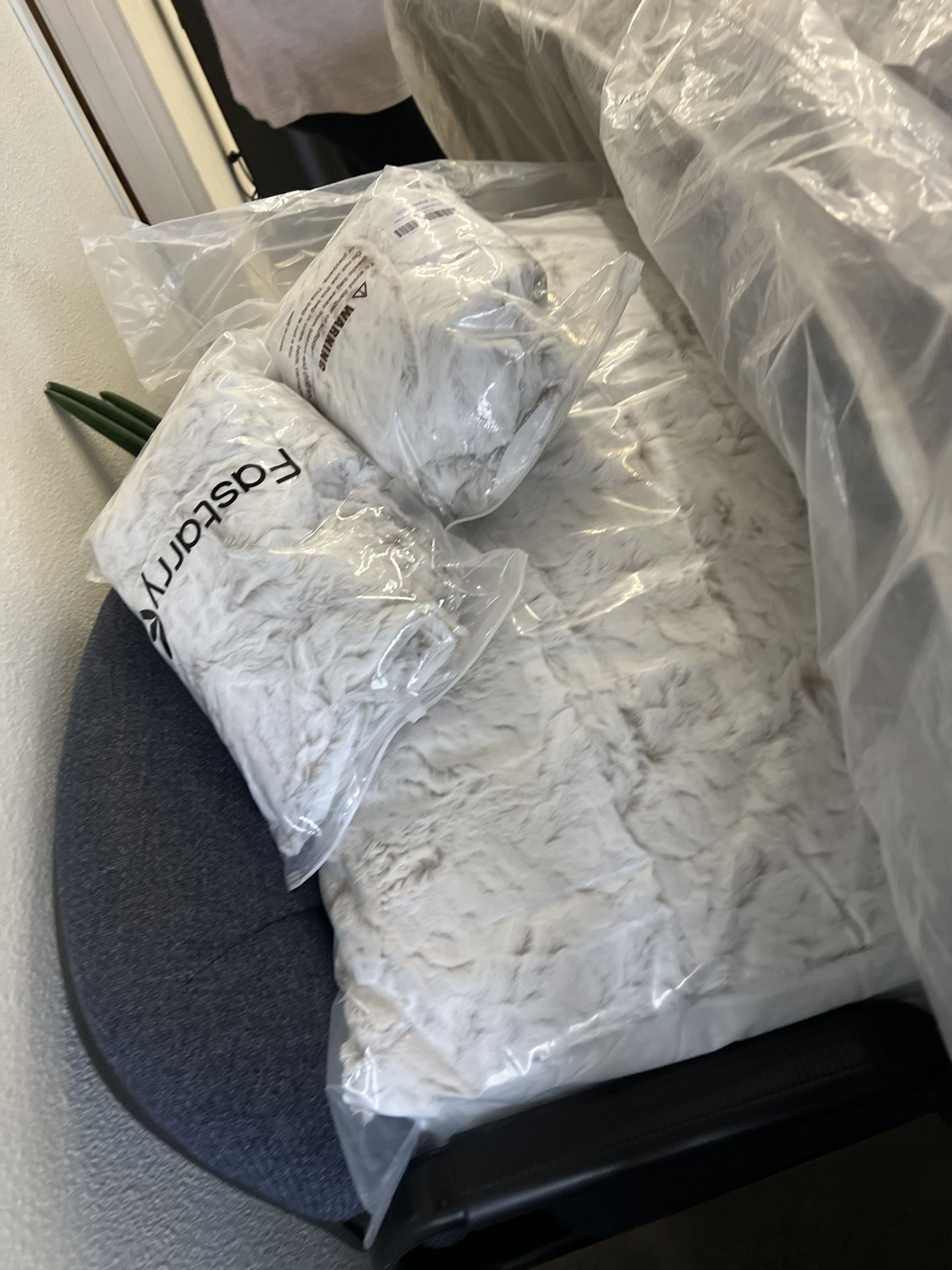 Body Pillows Fluffy And Bed Runner New