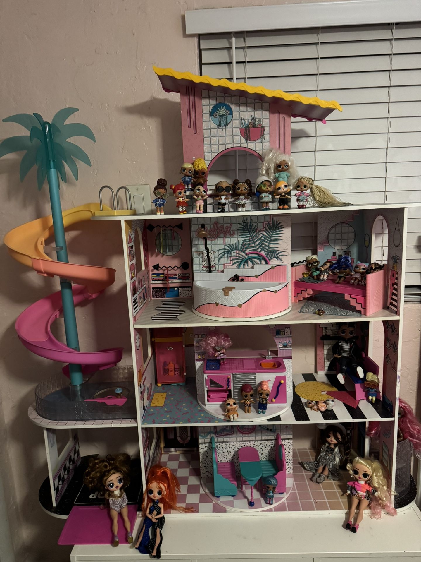 Lol House With Dolls And Car