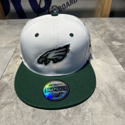 NWT Kipa Premium Philadelphia Eagles Flat Brim White/ Green Snap Back Hat Cap