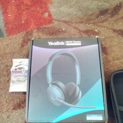 Headphones 
