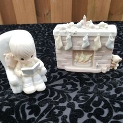 $30.00 - 1985/1990 PRECIOUS MOMENTS 2PC CHRISTMAS SCENE - LIKE NEW/LOWEST PRICE - PLEASE READ DESCRIPTION