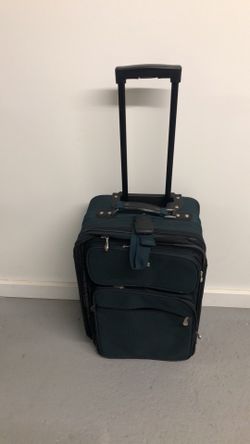 20 inch luggage carry-on very good condition very strong